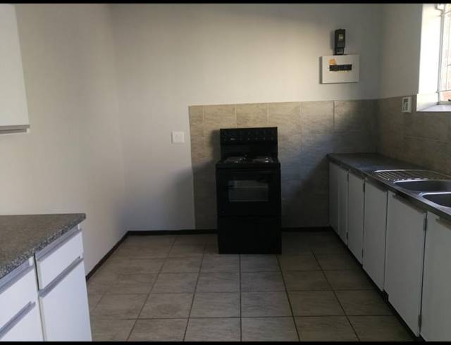 2 BEDROOM TOWNHOUSE FOR SALE IN SASOLBURG CENTRAL